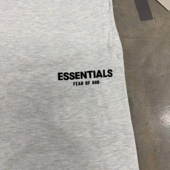 Fear of God Essentials SS22 'Light Oatmeal' Relaxed Sweatpants Size S - Picture 6 of 8